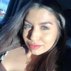 Meet your Posher, Sierra